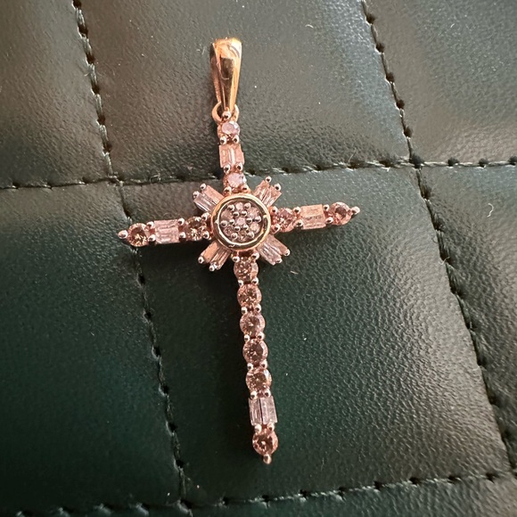 10k Diamond Cross Pendant - Picture 4 of 8